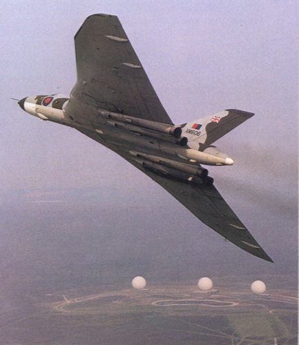 Vulcan XM606 over Fylingdales